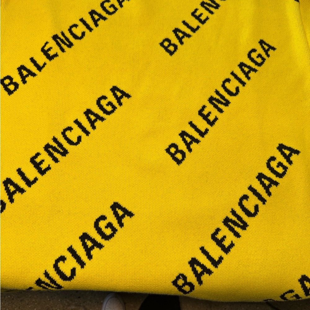 Balenciaga knit oversized crewneck sweater. - Picture 3 of 7